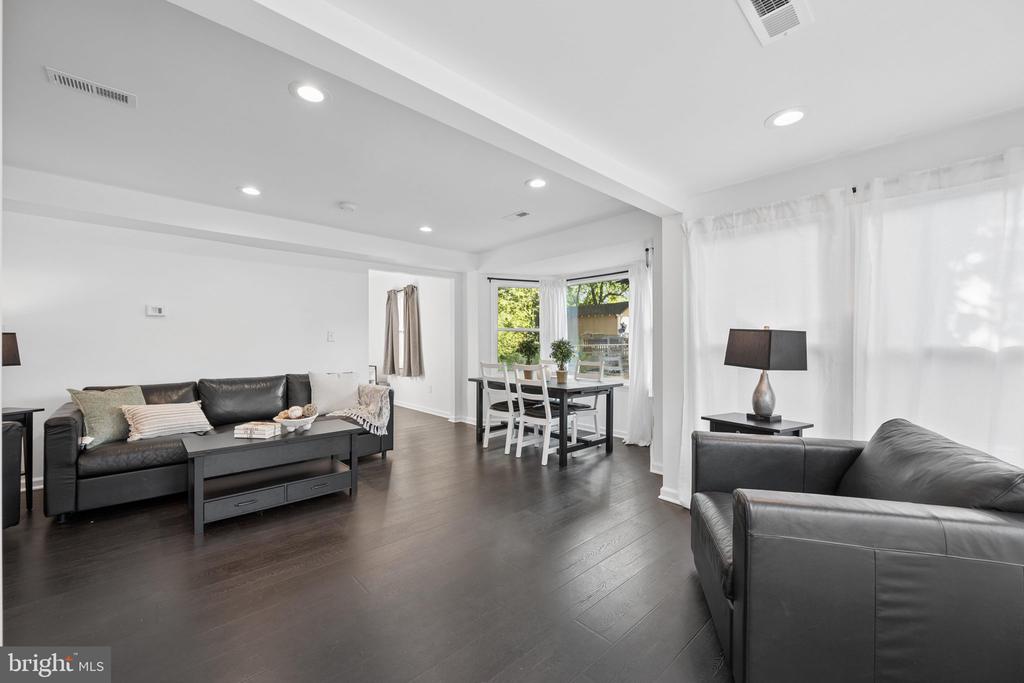 Residential in HYATTSVILLE 5
