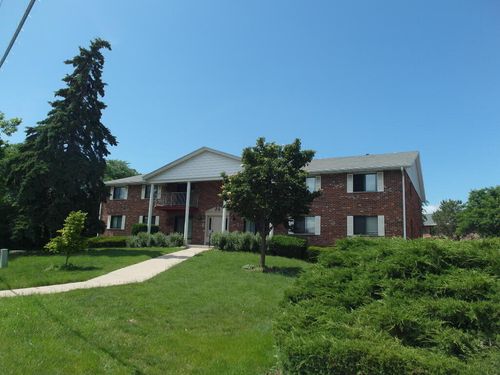 6440 W Howard Ave, Milwaukee, WI, 53220-1874 | Card Image