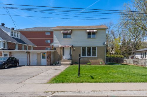 82 Maple Ave, Georgetown, ON, L7G1X7 | Card Image