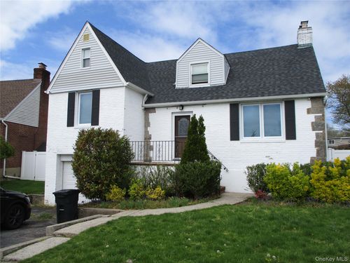 19 Acorn Rd, East Rockaway, NY, 11518-2102 | Card Image