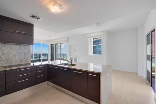 apt-2401-900 Biscayne Blvd, Miami, FL, 33132-1564 | Card Image