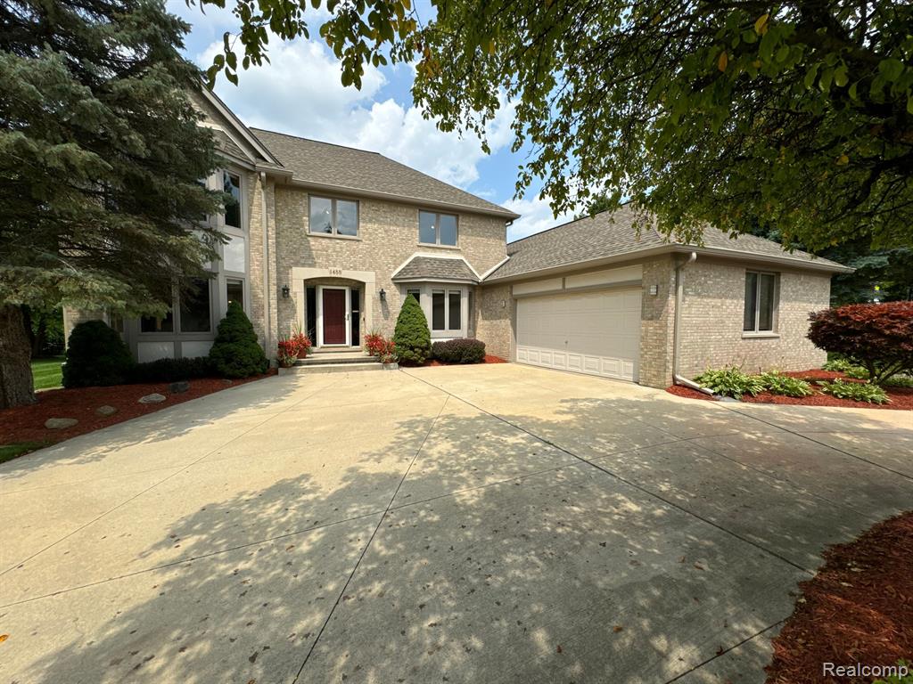 Waverly Dr, Troy, MI 48098