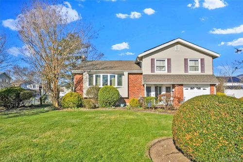 1244 Village Ct, North Baldwin, NY, 11510-1138 | Card Image