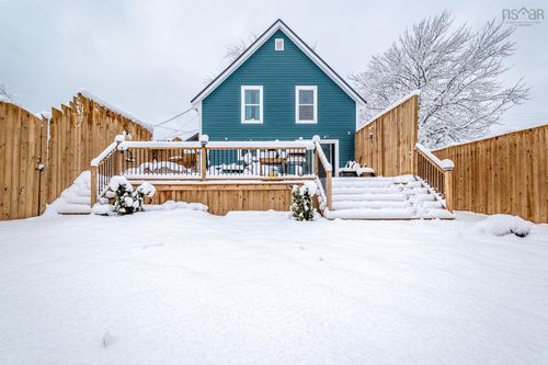 97 Station Rd, Lawrencetown Village, NS, B0S1M0 | Card Image