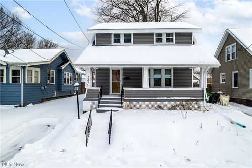 241 24th St Nw, Barberton, OH, 44203-6923 | Card Image