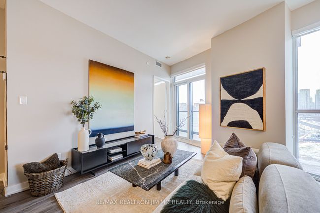 811 - 50 Ordnance St, Condo with 3 bedrooms, 2 bathrooms and 1 parking in Toronto ON | Image 18