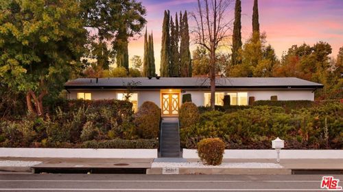 24201 Burbank Blvd, Woodland Hills, CA, 91367-6810 | Card Image