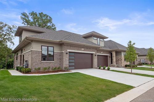 7475 Gramercy Cir, West Bloomfield, MI, 48322-2541 | Card Image