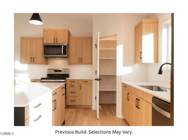 5511 Davies Drive, Townhouse with 2 bedrooms, 2 bathrooms and null parking in Bismarck ND | Image 15