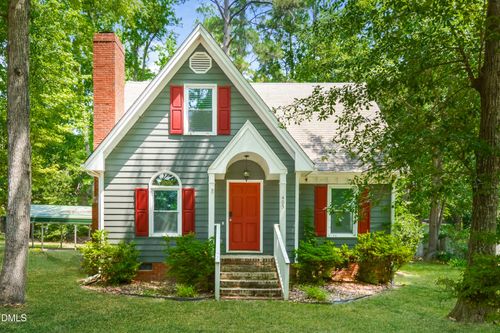 405 Hunters Ridge Dr, Fuquay-Varina, NC, 27526-2180 | Card Image