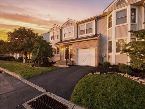 184-184 Ridings Cir, Macungie, PA, 18062-1800 | Card Image