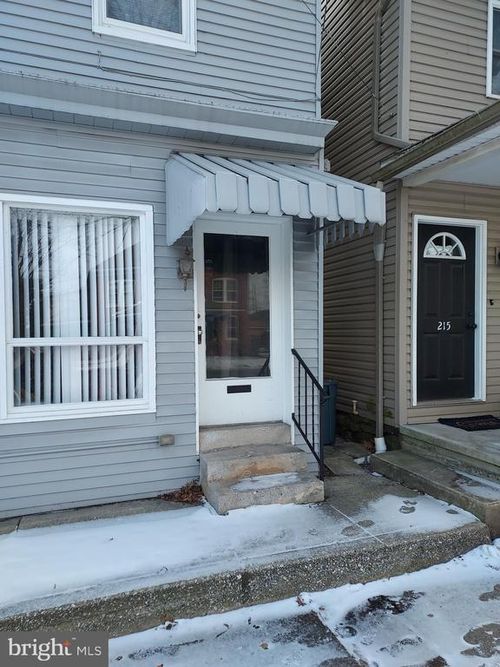 213 B Lincoln Way W, NEW OXFORD, PA, 17350 | Card Image