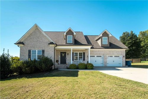 127 Elberon Ct, Mocksville, NC, 27028-7376 | Card Image