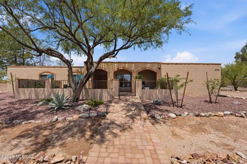 3735 N Gunnison Drive, Tucson, AZ, 85749 | Card Image
