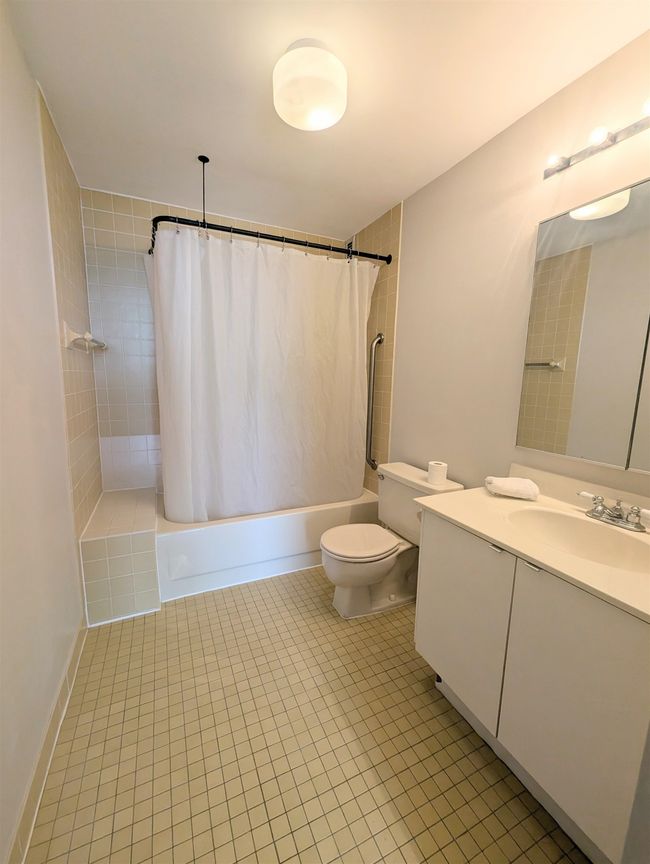 1240 - 1240 Harmon Cove Tower, House other with 0 bedrooms, 1 bathrooms and null parking in Secaucus NJ | Image 7
