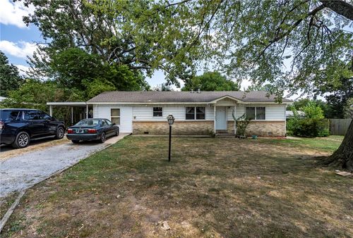 324 S Eastern Ave, Gentry, AR, 72734-8203 | Card Image