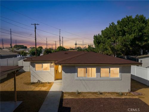 536 E 220th St, Carson, CA, 90745-3205 | Card Image