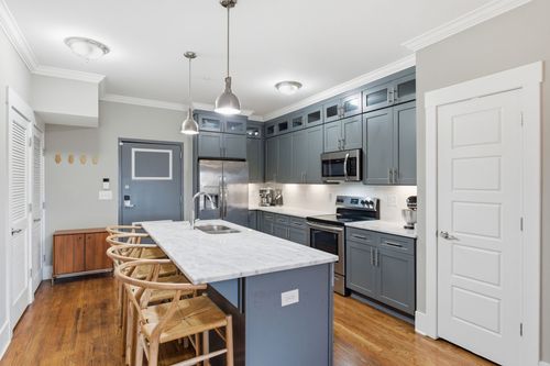 402-3303 Gallatin Pike, Nashville, TN, 37216-3080 | Card Image