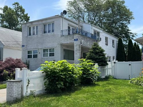 38 Nesaquake Ave, Port Washington, NY, 11050-2030 | Card Image