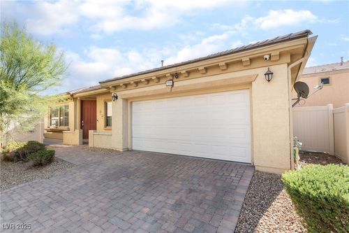 5536 Punto Del Castello Ct, North Las Vegas, NV, 89081-4077 | Card Image