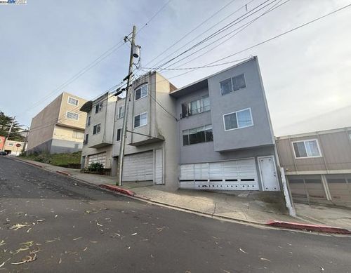 56 Edgewood Ct, Daly City, CA, 94014-1844 | Card Image