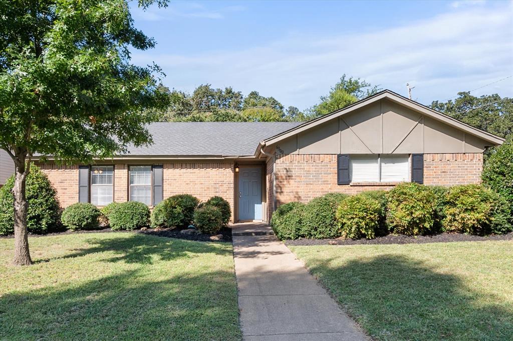 Willow Springs Dr, Arlington, TX 76001