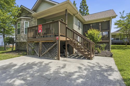 650 Lloyd Huskey Rd, Pigeon Forge, TN, 37863-4257 | Card Image