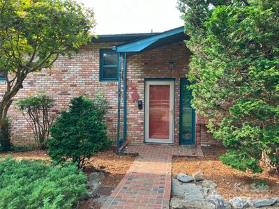 122 W Sweetbriar Lane, House other with 3 bedrooms, 2 bathrooms and null parking in Etowah NC | Image 3