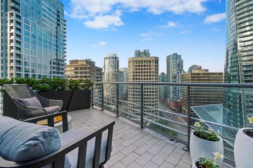 1701 - 1111 Alberni Street, Condo with 2 bedrooms, 2 bathrooms and 1 parking in Vancouver BC | Card Image