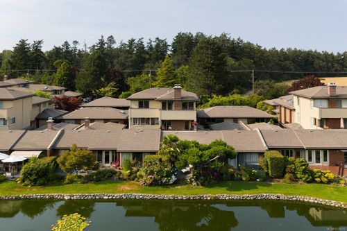 124-2345 Cedar Hill Cross Rd, Victoria, BC, V8P5M8 | Card Image