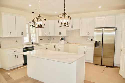 33 Seabiscuit Dr, Plymouth, MA, 02360-8608 | Card Image