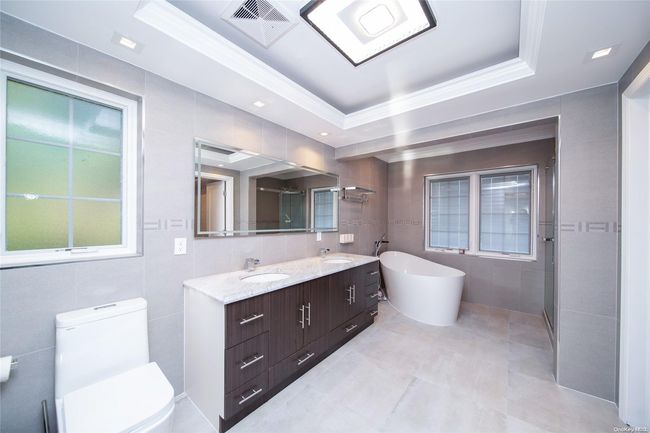 26-25 211 Th St, House other with 5 bedrooms, 7 bathrooms and null parking in Bayside NY | Image 16