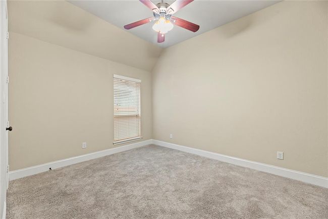 Another secondary bedroom. | Image 11