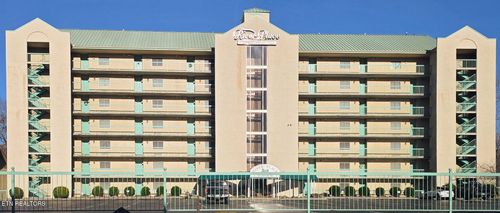 303-3215 N River Rd, Pigeon Forge, TN, 37863-3435 | Card Image