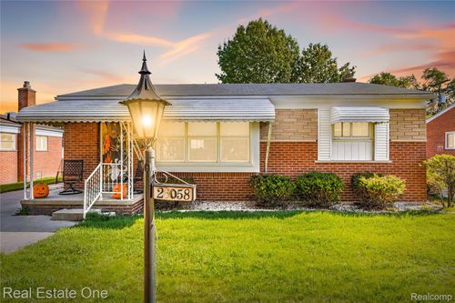 26058 La Salle Ct, Roseville, MI, 48066-3203 | Card Image