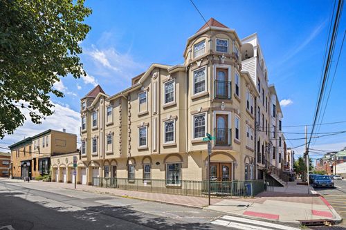 apt-2-600 Grand St, Hoboken, NJ, 07030-2871 | Card Image