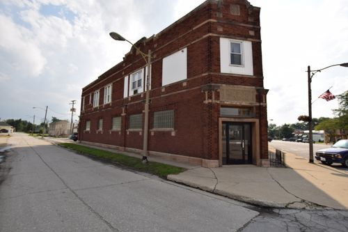 100 W Main St, Peotone, IL, 60468-8201 | Card Image
