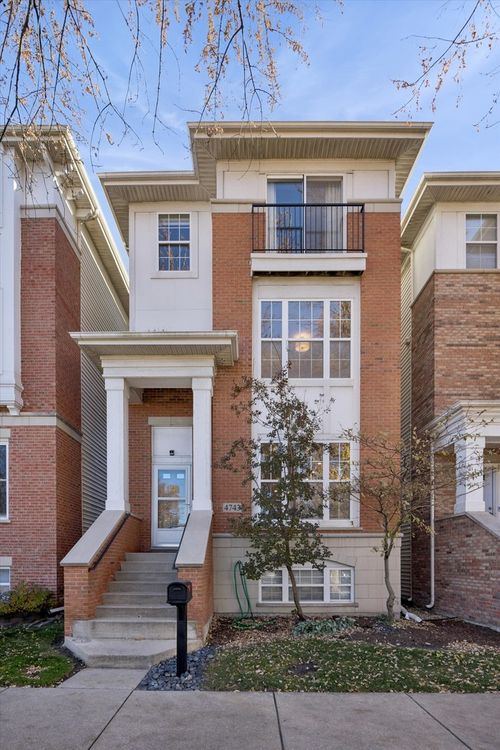 4743 N Laporte Ave, Chicago, IL, 60630-3830 | Card Image