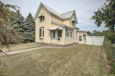 1617 West Ave S, House other with 3 bedrooms, 2 bathrooms and null parking in La Crosse WI | Image 1