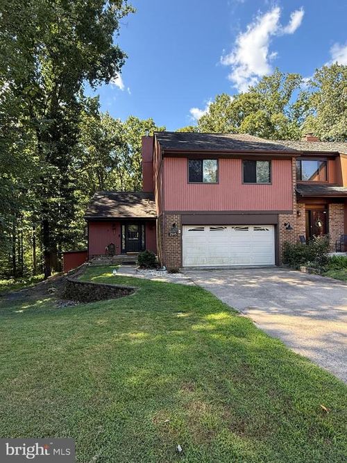 2595 Tree House Dr, WOODBRIDGE, VA, 22192-1310 | Card Image