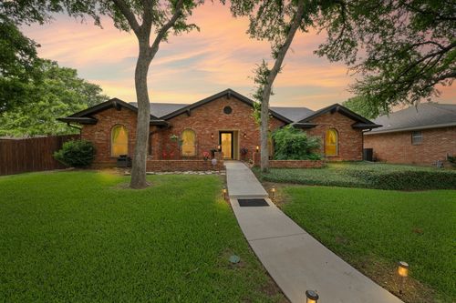 2308 Brookside Dr, Arlington, TX, 76012-4140 | Card Image