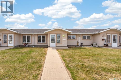 2-257 Fairford St W, Moose Jaw, SK, S6H1V5 | Card Image