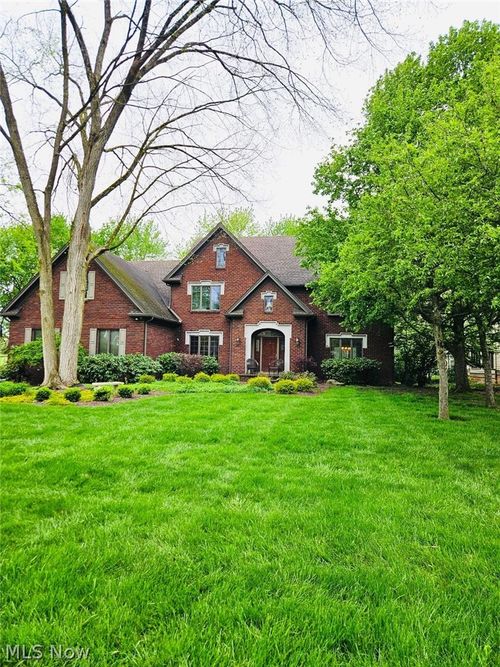 8615 Raintree Run, Poland, OH, 44514-2988 | Card Image