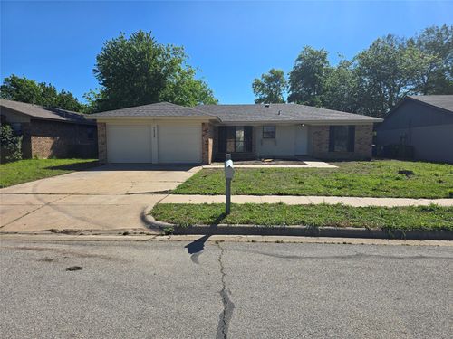 7528 Meadowlark Ln N, Watauga, TX, 76148-1738 | Card Image