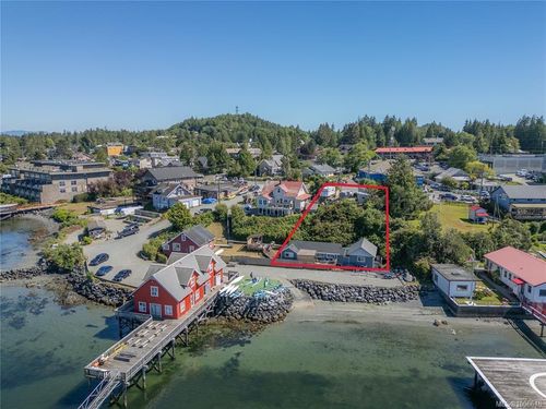332 Main St, Tofino, BC, V0R | Card Image