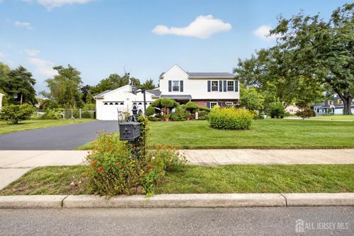 2 Dennison Pl, Plainsboro, NJ, 08536-1427 | Card Image