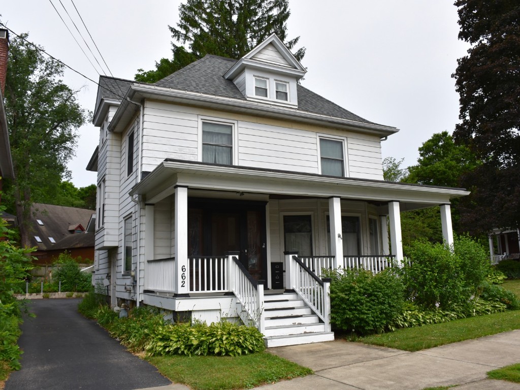 Park Ave, Meadville, PA 16335