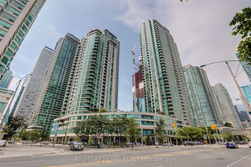 3805-16 Yonge St, Toronto, ON, M5E2A1 | Card Image
