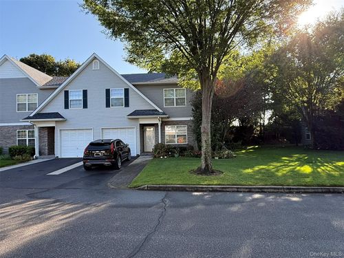 307 Medea Way, Central Islip, NY, 11722-4541 | Card Image