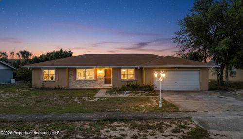 5262 Woodridge Ln, Spring Hill, FL, 34609-1547 | Card Image